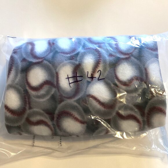 Gray Fleece Fabric One Piece of Material Baseballs Balls Sports Sewing Quilting - Picture 5 of 6